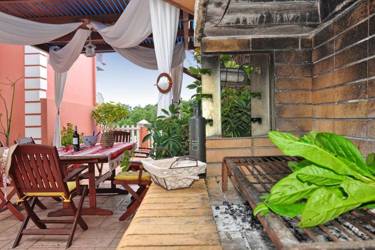 Angela Pool Apartments อายีโอส เยออร์ยิโอส ปากอน ภายนอก รูปภาพ