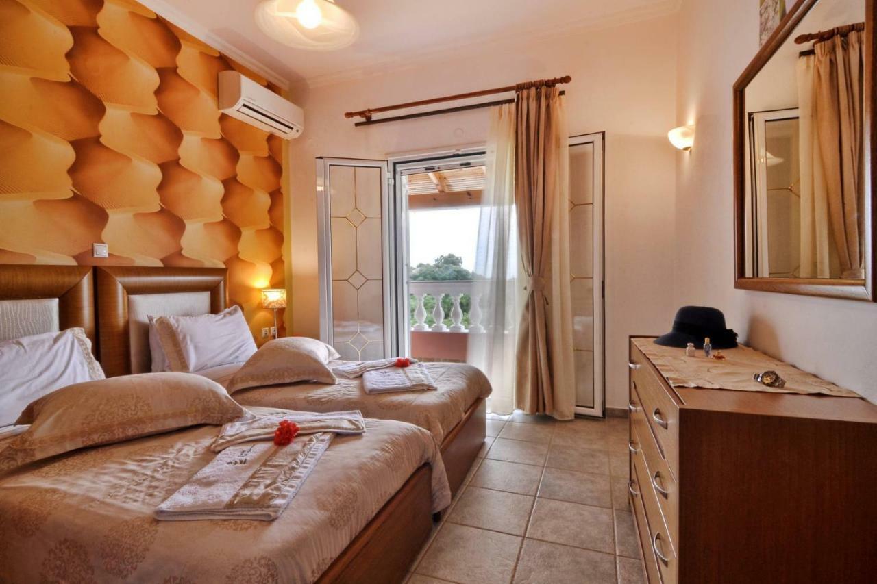 Angela Pool Apartments อายีโอส เยออร์ยิโอส ปากอน ภายนอก รูปภาพ